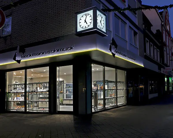 neues Ladenlokal Nachtansicht neues Ladenlokal Nachtansicht